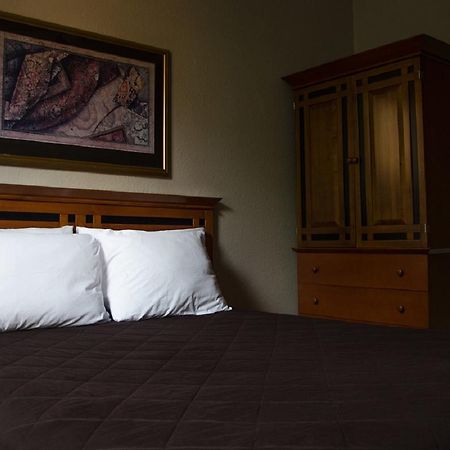 Hotel Ambassador Ванкувер Экстерьер фото
