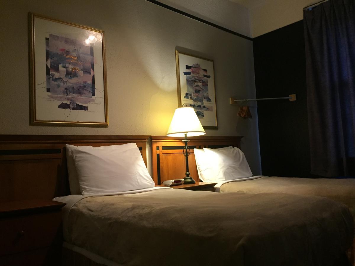 Hotel Ambassador Ванкувер Экстерьер фото