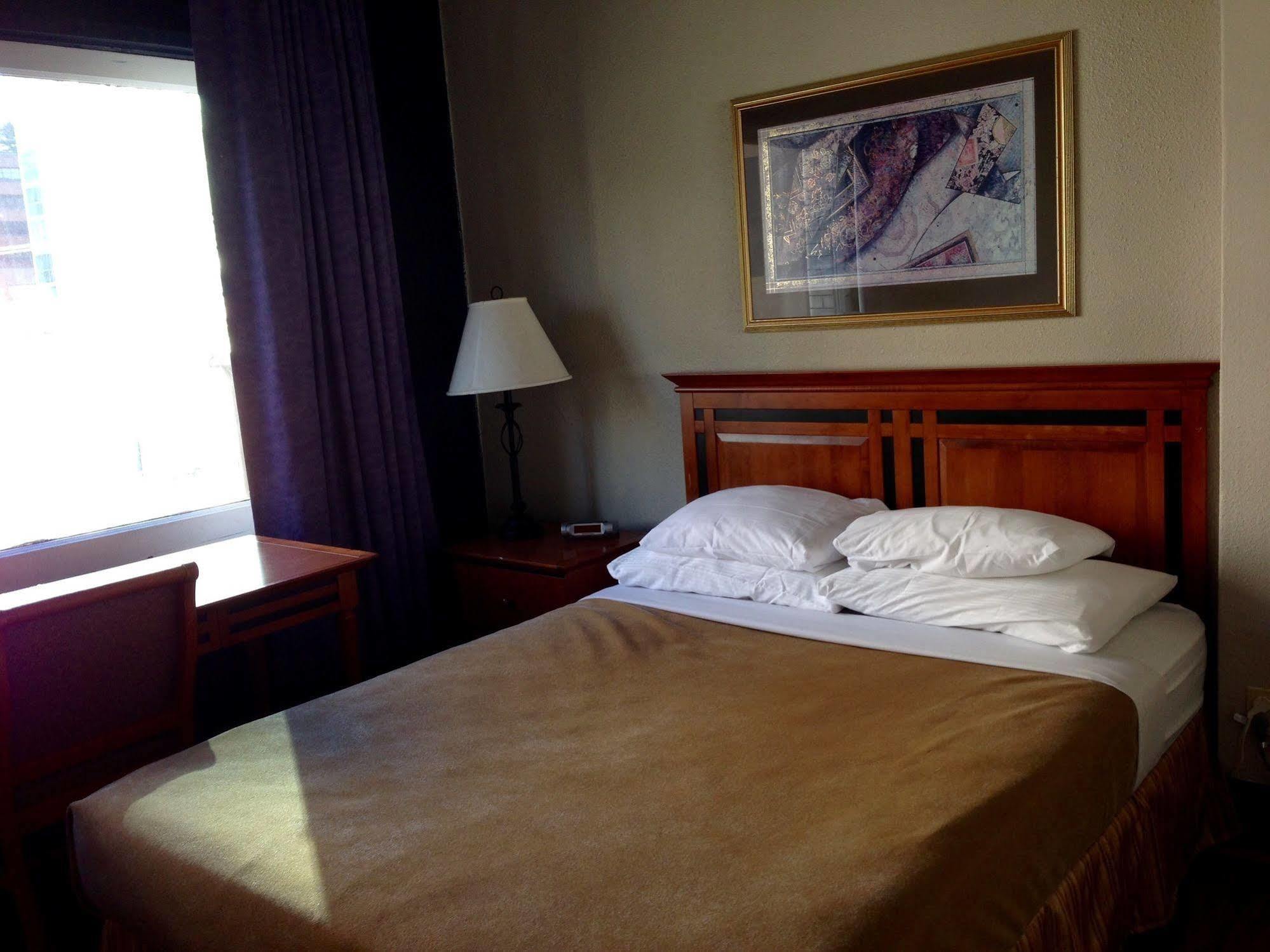 Hotel Ambassador Ванкувер Экстерьер фото