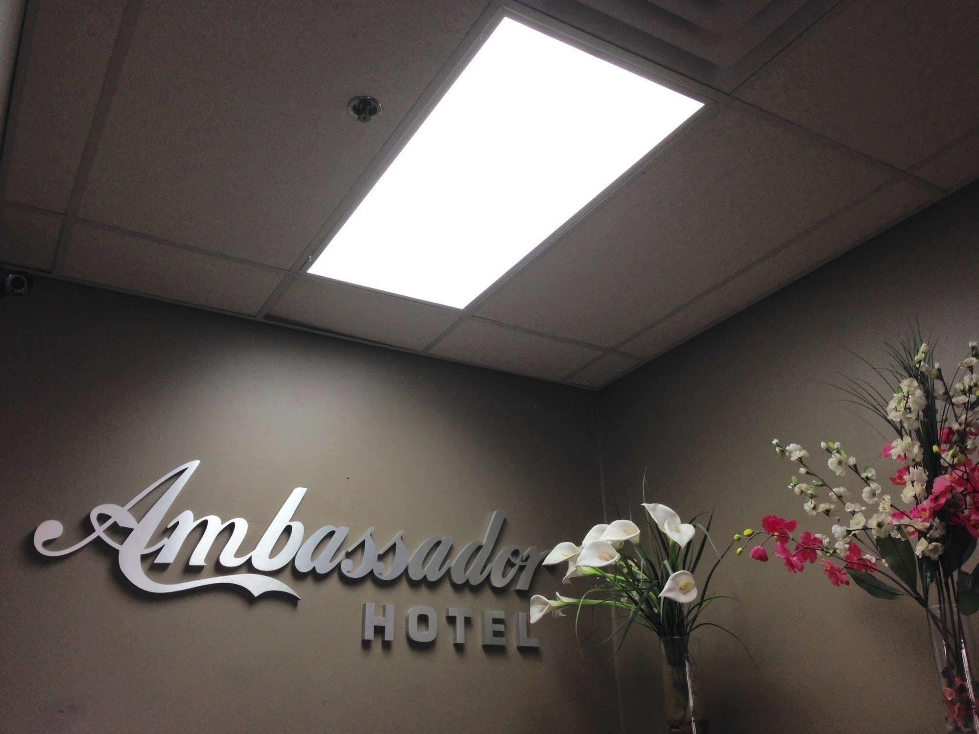 Hotel Ambassador Ванкувер Экстерьер фото