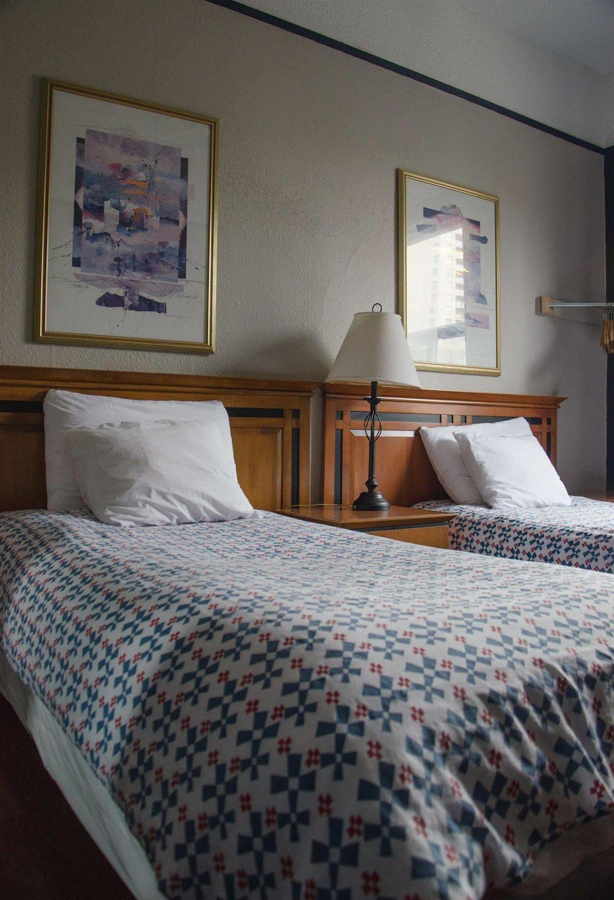 Hotel Ambassador Ванкувер Экстерьер фото